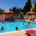 Ξενοδοχείο με διαμερίσματα Irem 3*